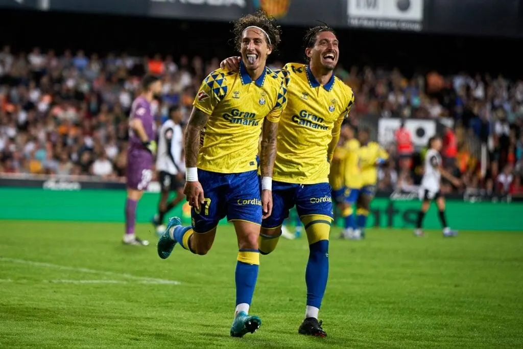 Fabio Silva tại UD Las Palmas ăn mừng sau khi ghi bàn