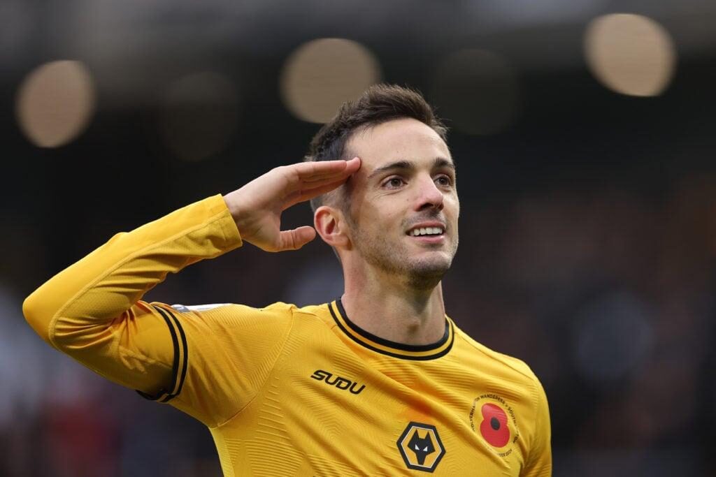 Pablo Sarabia của Wolverhampton Wanderers ăn mừng sau khi mở tỷ số trong trận đấu với Southampton